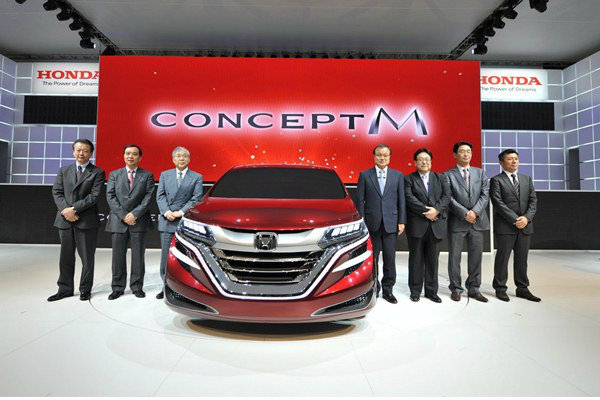 Honda Concept M minivan 